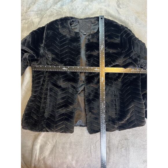 Jou Jou Black Faux Fur Jacket Size 1X Super Soft Mobwife Hook Closure - Picture 8 of 10